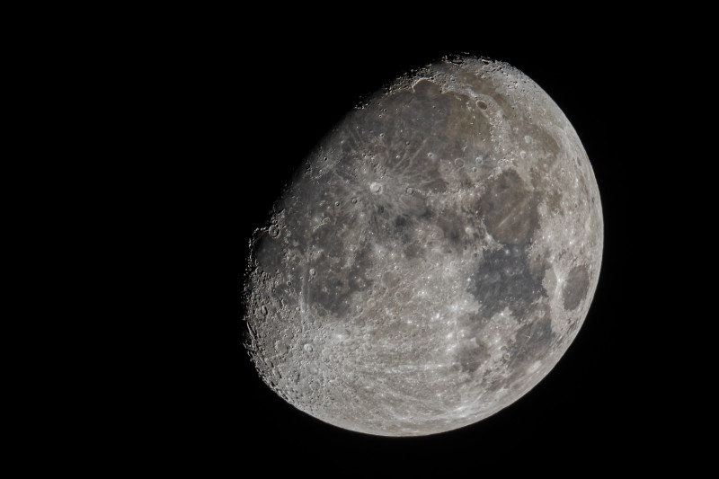 closeup-shot-waxing-gibbous-moon-with-visible-craters-sea-tranquility-1094389 closeup-shot-waxing-gibbous-moon-with-visible-craters-sea-tranquility-1094389