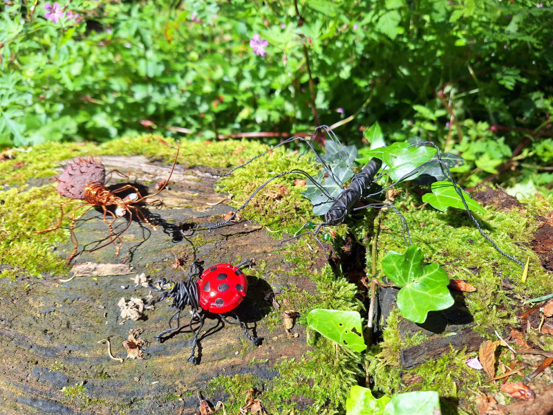 insectes-metal1920-1094392 insectes-metal1920-1094392